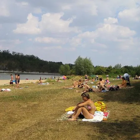 Dovolena Vyr, Vyrovice, Mobilni Dum Кемпинг