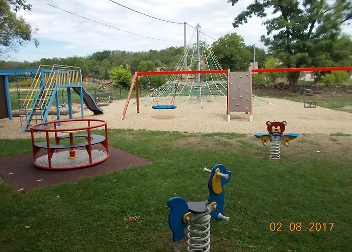 Dovolena Vyr, Vyrovice, Mobilni Dum Campsite